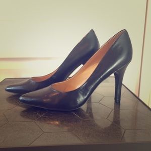 Nine West Pointed Toe Black Pumps